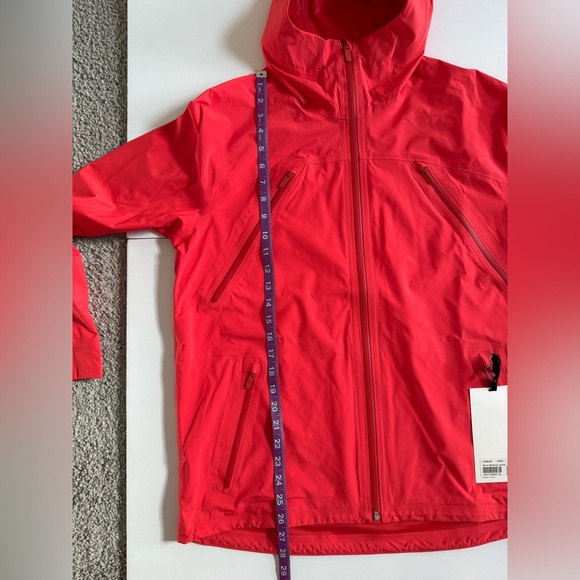 Lululemon Storm Brewing Jacket - Picture 10 of 14